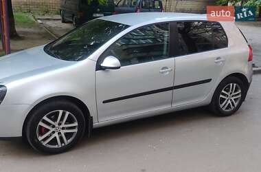 Хэтчбек Volkswagen Golf 2005 в Кривом Роге