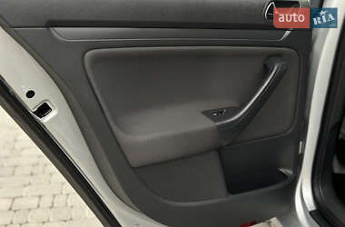Хэтчбек Volkswagen Golf 2006 в 
