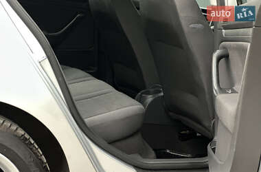 Хэтчбек Volkswagen Golf 2006 в 