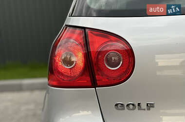 Хэтчбек Volkswagen Golf 2006 в 