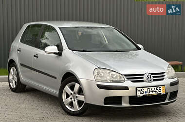 Хэтчбек Volkswagen Golf 2006 в 