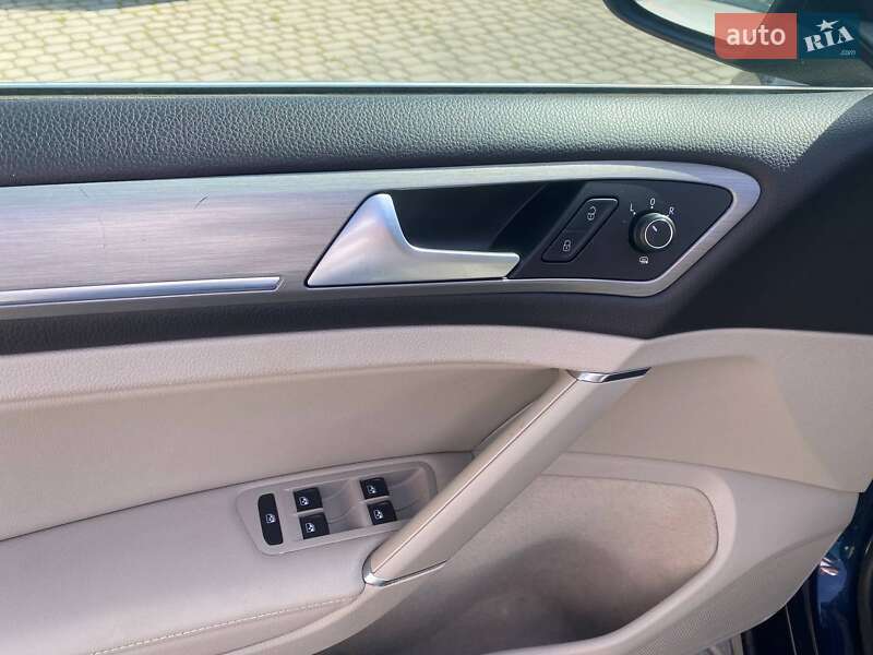 Універсал Volkswagen Golf 2016 в Львові