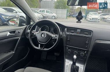 Універсал Volkswagen Golf 2019 в 