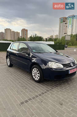 Хетчбек Volkswagen Golf 2006 в Києві