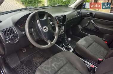 Хетчбек Volkswagen Golf 1998 в 