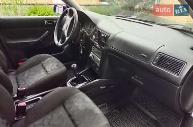 Хетчбек Volkswagen Golf 1998 в 