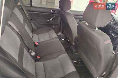 Универсал Volkswagen Golf 2005 в 