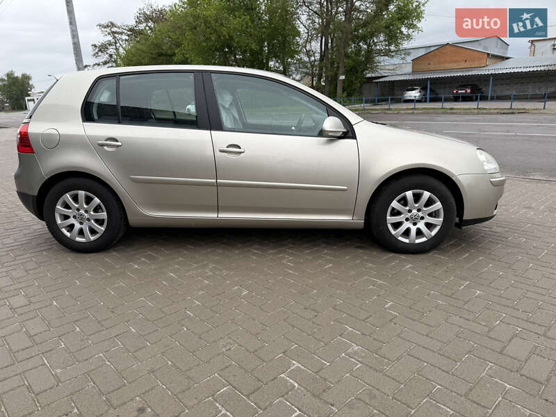 Хэтчбек Volkswagen Golf 2005 в Белой Церкви
