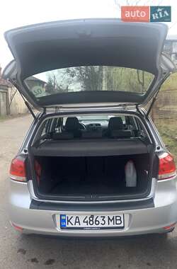 Хэтчбек Volkswagen Golf 2009 в 