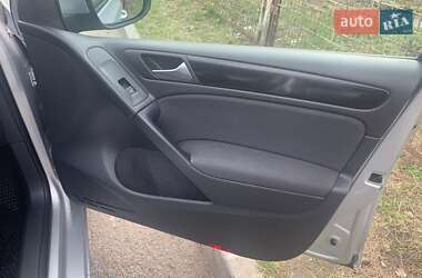 Хэтчбек Volkswagen Golf 2009 в 