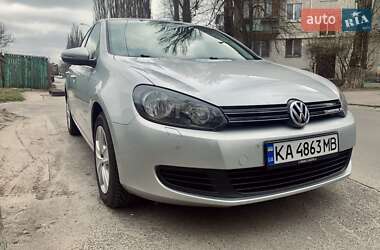 Хэтчбек Volkswagen Golf 2009 в Киеве