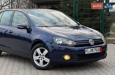 Хэтчбек Volkswagen Golf 2010 в 