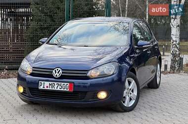 Хэтчбек Volkswagen Golf 2010 в 