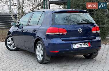 Хэтчбек Volkswagen Golf 2010 в 