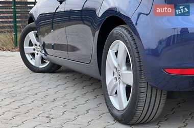 Хэтчбек Volkswagen Golf 2010 в 