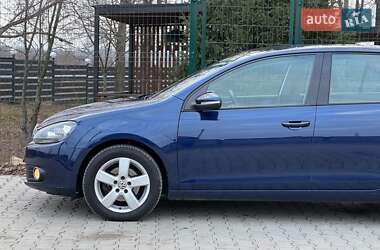Хэтчбек Volkswagen Golf 2010 в 