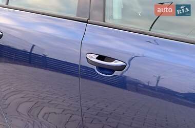 Хэтчбек Volkswagen Golf 2010 в 