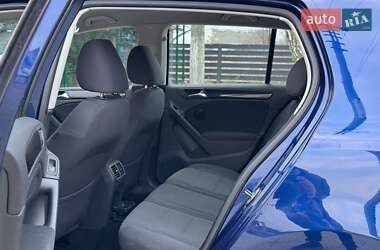 Хэтчбек Volkswagen Golf 2010 в 