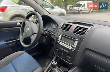 Хэтчбек Volkswagen Golf 2008 в 