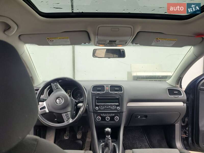 Хэтчбек Volkswagen Golf 2012 в Хусте