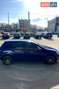 Хэтчбек Volkswagen Golf 2009 в 