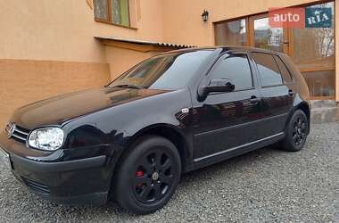 Хетчбек Volkswagen Golf 2001 в 