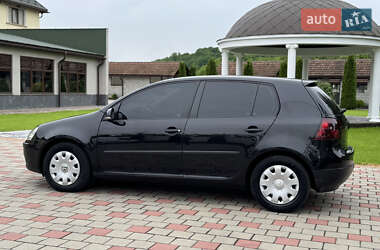Хетчбек Volkswagen Golf 2004 в 