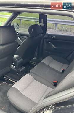 Хэтчбек Volkswagen Golf 2003 в 