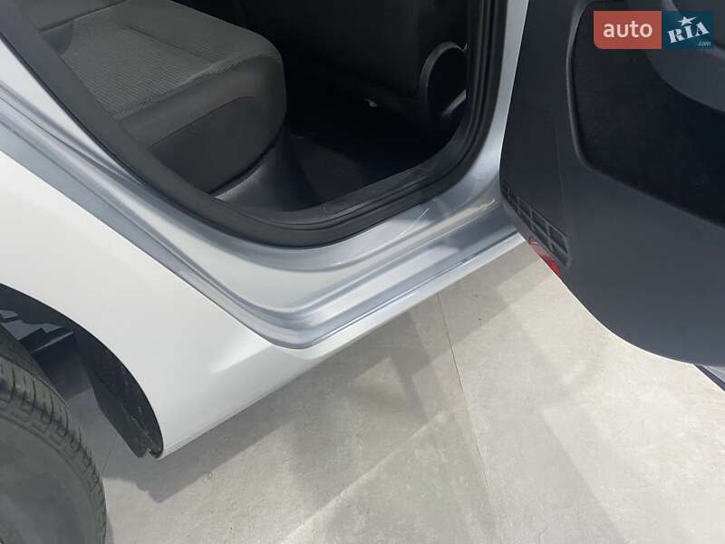 Універсал Volkswagen Golf 2015 в Ірпені
