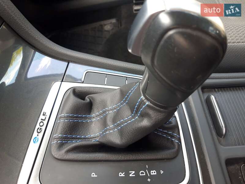 Хэтчбек Volkswagen Golf 2020 в Днепре