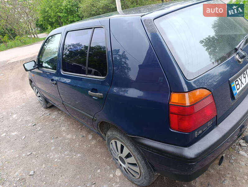 Хетчбек Volkswagen Golf 1994 в Хмельницькому