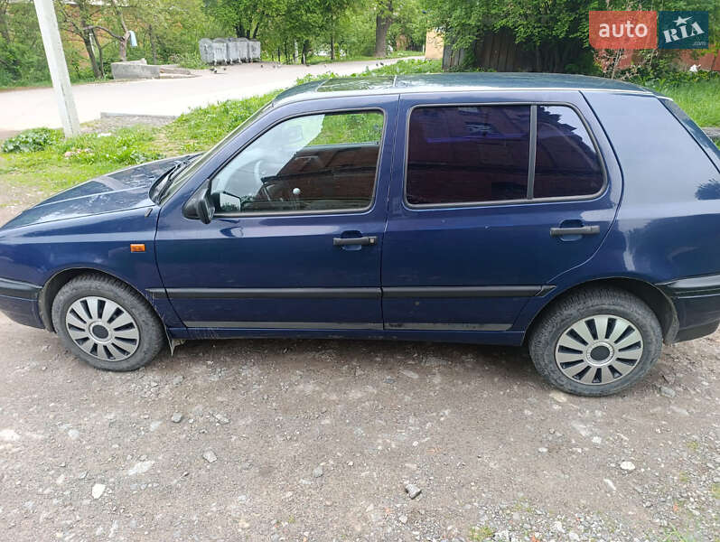 Хетчбек Volkswagen Golf 1994 в Хмельницькому