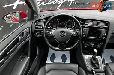 Универсал Volkswagen Golf 2015 в 