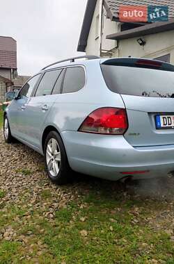 Універсал Volkswagen Golf 2010 в 