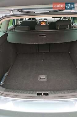 Універсал Volkswagen Golf 2010 в 