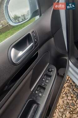 Універсал Volkswagen Golf 2010 в 