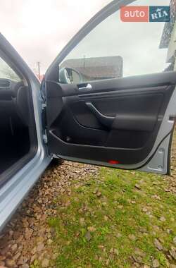 Універсал Volkswagen Golf 2010 в 