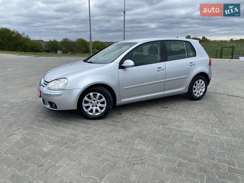Хэтчбек Volkswagen Golf 2005 в Луцке