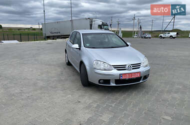 Хетчбек Volkswagen Golf 2005 в 