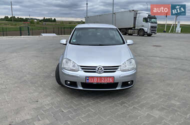 Хетчбек Volkswagen Golf 2005 в 