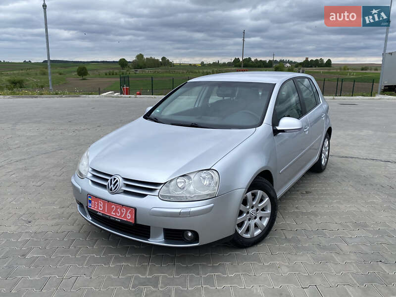 Хэтчбек Volkswagen Golf 2005 в Луцке