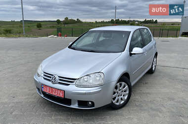Хетчбек Volkswagen Golf 2005 в 