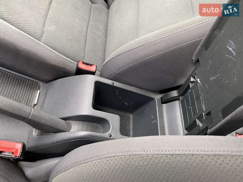 Хэтчбек Volkswagen Golf 2005 в Луцке
