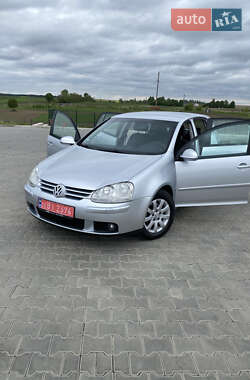 Хетчбек Volkswagen Golf 2005 в 