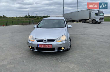 Хетчбек Volkswagen Golf 2005 в 