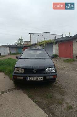 Хетчбек Volkswagen Golf 1995 в 