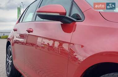Хетчбек Volkswagen Golf 2015 в 