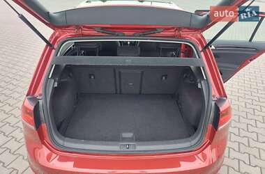 Хетчбек Volkswagen Golf 2015 в 