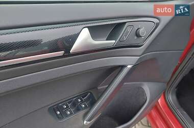 Хетчбек Volkswagen Golf 2015 в 