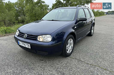 Универсал Volkswagen Golf 2001 в Киеве